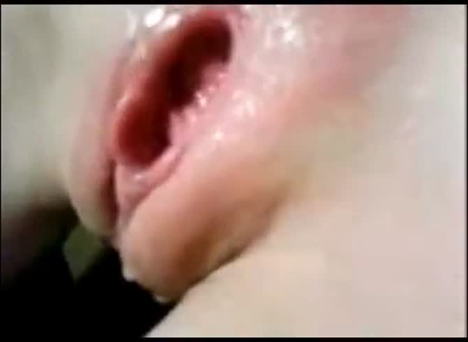 Video :Close-up shot of lady's pussy after dog creampie